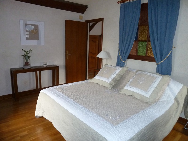 1ère chambre de la Villa avec lit de 180x200